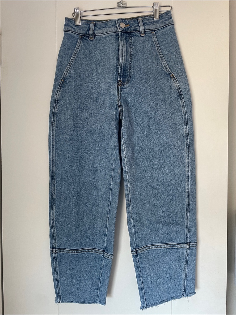 Everlane The Utility Barrel Jean in Light Blue Wash